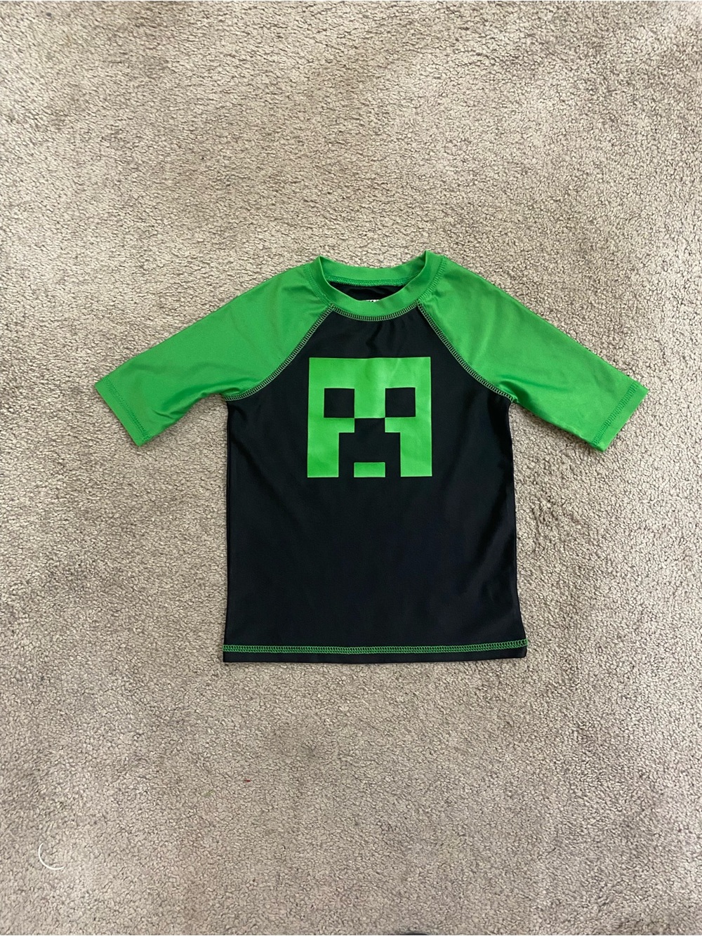 Boys Minecraft Rashguard size 4/5